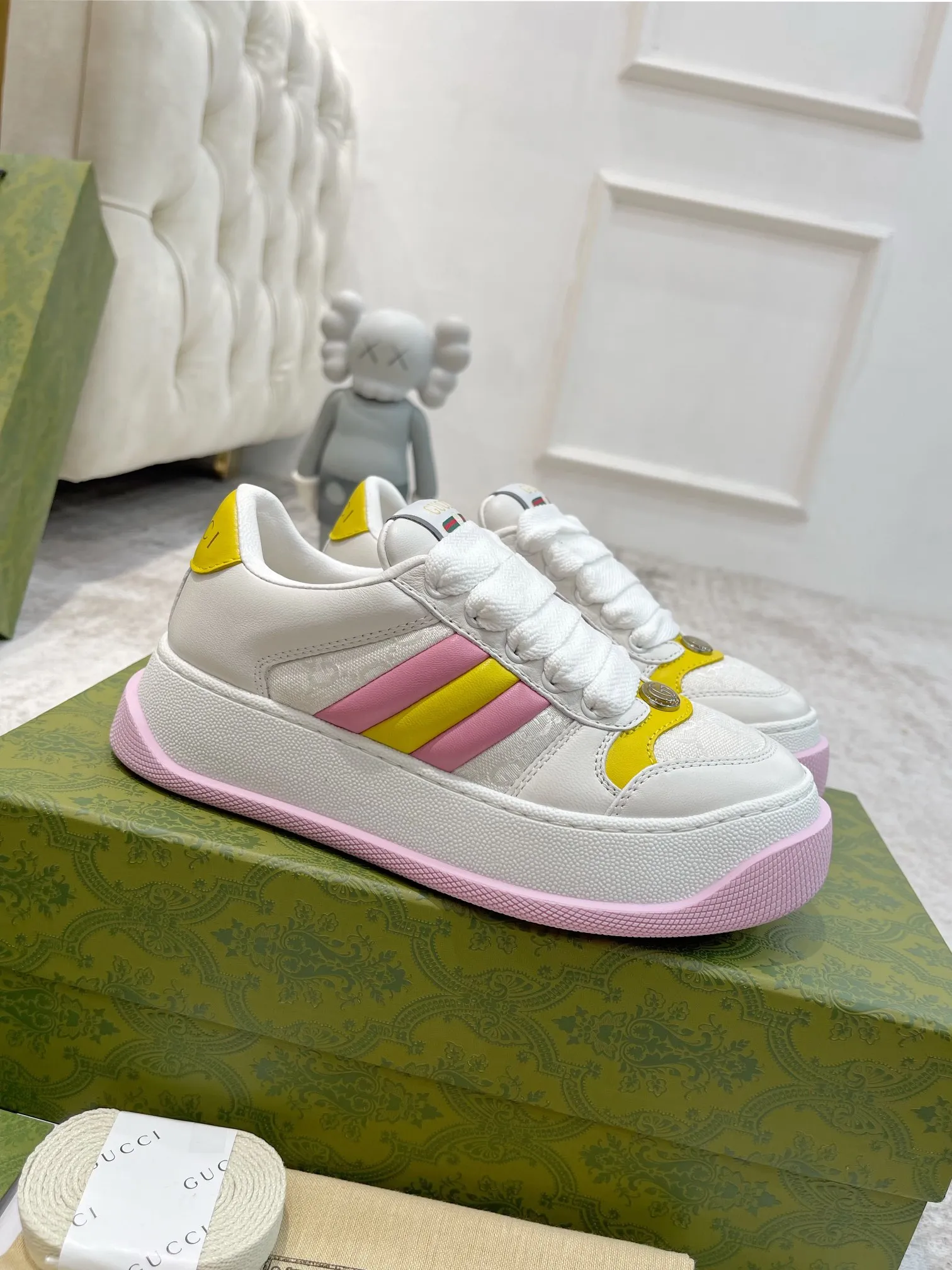 👟👟Ex-factory price 660👟👟Gucci's latest chubby thick-soled dirty shoes~~couple casual shoes, 6cm height-increasing shoes~~ The upper is stained cowhide stitched with classic double G cloth fabric, the terry cloth is delicate and sweat-absorbent and breathable, the foot pad is integrated with latex injection molding, 6cm thick T👟👟Ex-factory price U two-color sole✅ 35-40